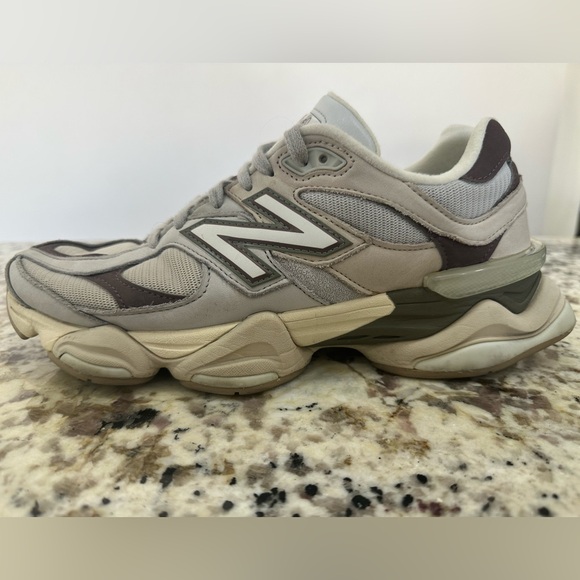 New Balance 9060 - Picture 7 of 11